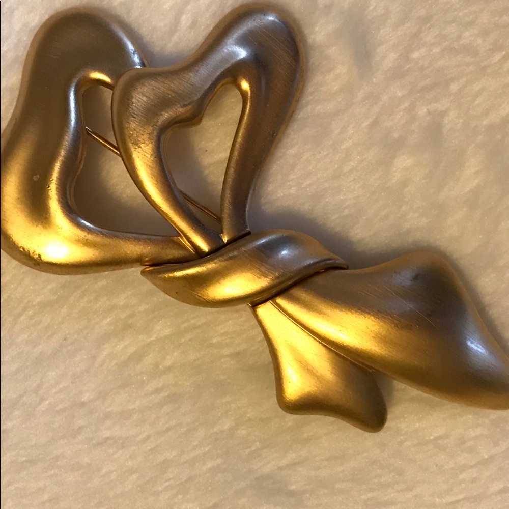 Gold Tone Bow Pin